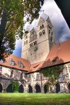 Im Kreuzgang der Liebfrauenkirche