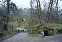 Blick vom südlichen Dcheibenstein zur Schießhöhle; im Vordergrund rechts die Scheibenhöhle