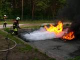 Feuerwehr_Brandsimulation auf Uebungsgelaende