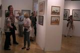 Besucher während der Eröffnung der Ausstellung MoVo -  Modere Vogelmaler im Städtischen Museum in Halberstadt.