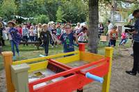 Neue Spielgeräte für den Hort der Grundschule Miriam Lundner