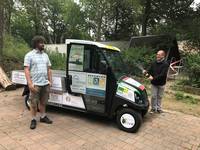 Firmen sponsern neues Elektrofahrzeug für Tiergarten