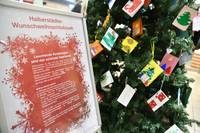 113 Wunschkarten hingen dieses Jahr am Halberstädter Wunschweihnachtsbaum