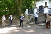 Sandsteinpfeiler und Treppenanlage am Spiegelmausoleum saniert