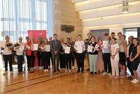 Gratulation zur abgeschlossenen Ausbildung und Begrüßung der neuen Auszubildenden