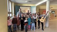 Kinder und Erzieherinnen und Erzieher des Horts „Anne Frank“ starten kreatives Musikprojekt