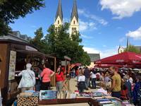 Großer Bücherflohmarkt zum Fest der Sinne auf dem Domplatz