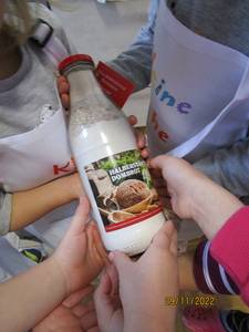 foto-02-„In der Kinderbäckerei – Kleine Köche in der Kita Regenbogen“.JPG