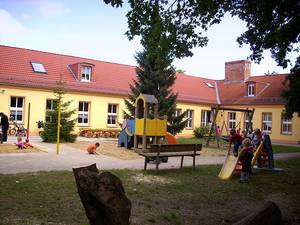 KITA_Regenbogen_Spielplatz