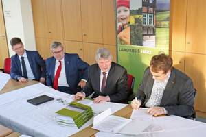 unterzeichnung_ausbauverträge_breitband_mddsl.jpg