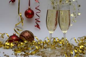 [(c): pixabay.com/de/photos/silvester-jahreswechsel-1905144/]