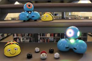 diverse Roboter in der Bibliothek [(c): Stadt Halberstadt/ Stadtbibliothek/ Stefanie Hahn]