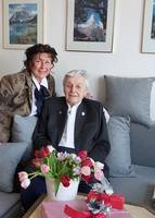 Jubilar Karl Heinz Marchewka mit seiner Tochter Christine Maier Jubilar Karl Heinz Marchewka mit seiner Tochter Christine Maier