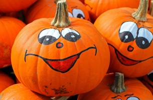 Halloween-Deko in der Stadtbibliothek