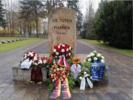 Kranznierlegung zum Volkstrauertag