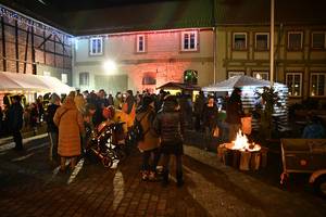 Aspenstedter Weihnachtsmarkt stimmte auf die besinnliche Zeit ein weihnachtsmarkt aspenstedt c pressestelle