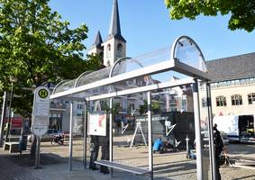 Neuer Fahrgastunterstand am Holzmarkt Neuer Fahrgastunterstand am Holzmarkt