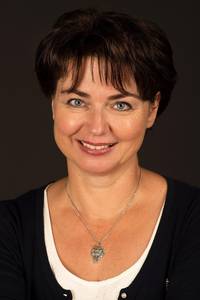 [(c): Kathrin Hotowetz]