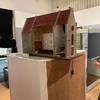 Das Modell des ersten Stadttheaters von 1812 im Nikolaikloster wird für die Ausstellung vorbereitet