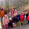 Geschmückte Osterbirke für das Osterfest im Tiergarten am 09.04.2023