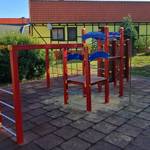 Spielplatz mit Klettergerüst © KITA und Hort Hoppelnase Spielplatz mit Klettergerüst
