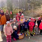 Geschmückte Osterbirke für das Osterfest im Tiergarten am 09.04.2023