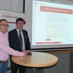Halberstadts Oberbürgermeister Andreas Henke (links) und Sirko Scheffler, Geschäftsführer der brain-SCC GmbH, starten den Ideen- und Beschwerdemelder per Mausklick..jpg