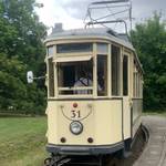 historische Straßenbahn quer (1)