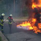 Feuerwehr_Brandsimulation auf Uebungsgelaende 2