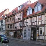 Straßenansichten der Bakenstraße mit bereits sanierten Wohngebäuden