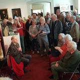 Werner Hartmann im Mittelpunkt der feierlichen Ausstellungseröffnung im Februar 2020 im Städtischen Museum ©Städtisches Museum Halberstadt