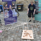 Teamgeist und Geschicklichkeit wurden beim Fröbelturm unter Beweis gestellt. ©Holger Wegener