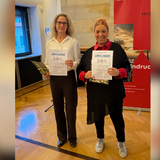 lückliche Gewinnerinnen beim Elfchenwettbewerb 2025 : Motivationspreis ©Jeannette Schroeder, Stadt Halberstadt