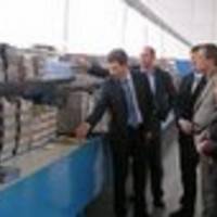 Wirtschaft  - OB Henke besucht Pressevertrieb Riedel GmbH