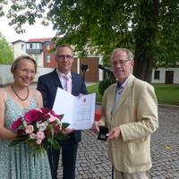 Stadt ehrt Theaterpädagogin Anja Grasmeier mit Verdienstmedaille