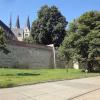 Zwischen drei Kirchen – Lichtengraben/Ecke Hoher Weg