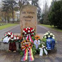 Kranznierlegung zum Volkstrauertag