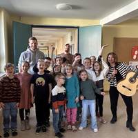 Kinder und Erzieherinnen und Erzieher des Horts „Anne Frank“ starten kreatives Musikprojekt
