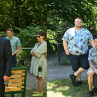 Oskar-Kämmer-Schule gestaltet weiter mit: Neue Picknickbänke am Ententeich übergeben