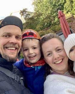 klein Familie Eggert auf Reisen
