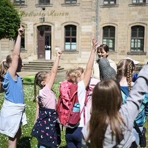 Die Kinder und die Volontärin Désirée Merkel hatten großen Spaß beim Lernen. ©Stadt Halberstadt