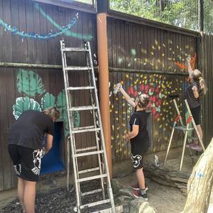 Graffiti-Projekt im Tiergarten Halberstadt: Jugendliche gestalten Dschungelmotiv ©Stadt Halberstadt