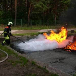 Feuer- und Umweltwache der Stadt Halberstadt - Brandsimulation auf dem Übungsgelände