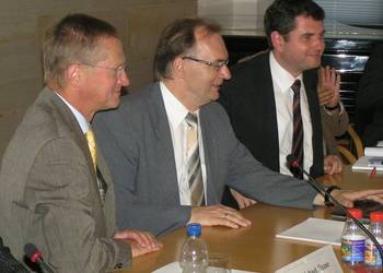 stellv. OB Dr. Michael Haase, Wirtschaftsminister Reiner Haseloff, Geschäftsführer Brain - scc Sirko Scheffler     v. r. n. l.