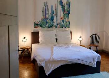 Gro&szlig;es Schlafzimmer in der Stadtvilla Halberstadt