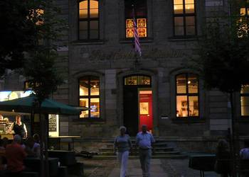 Abendstimmung im Museumshof Ton am Dom 2009