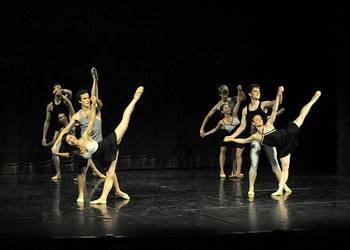 Tanzimprovisationen von Daniel James Butler