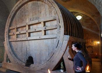Riesenweinfass im Jagdschloss in den Spiegelsbergen