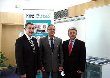 Prof. Fischer Hirchert, Oberbürgermeister Henke, Netzwerkmanager Witczak
