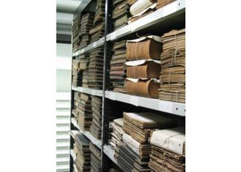Gebündelte Geschichte in den Regalen des Historischen Archivs der Stadt Halberstadt.